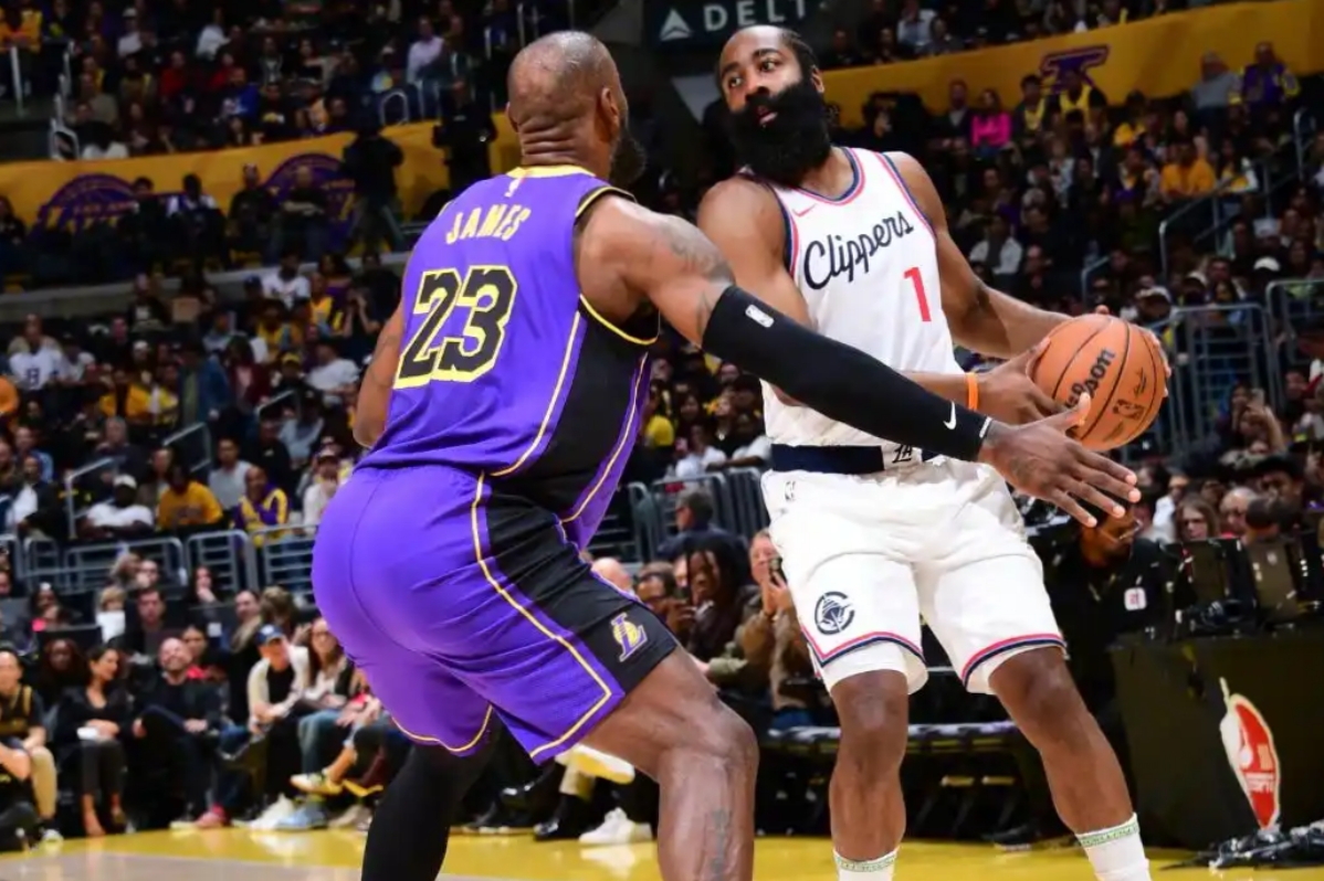 江南体育-38+13+11!哈登再砍三双 追平篮网队史三双纪录